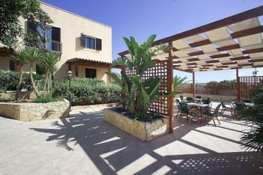 Oasis Hotel Residence Resort Лампедуза Екстериор снимка
